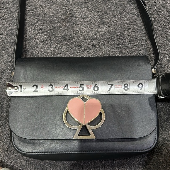 (LIKE NEW) Authentic Kate Spade Nicola Twist Lock Purse (Black and Pink) - Picture 4 of 6